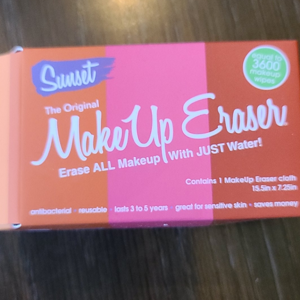 Make-up eraser.